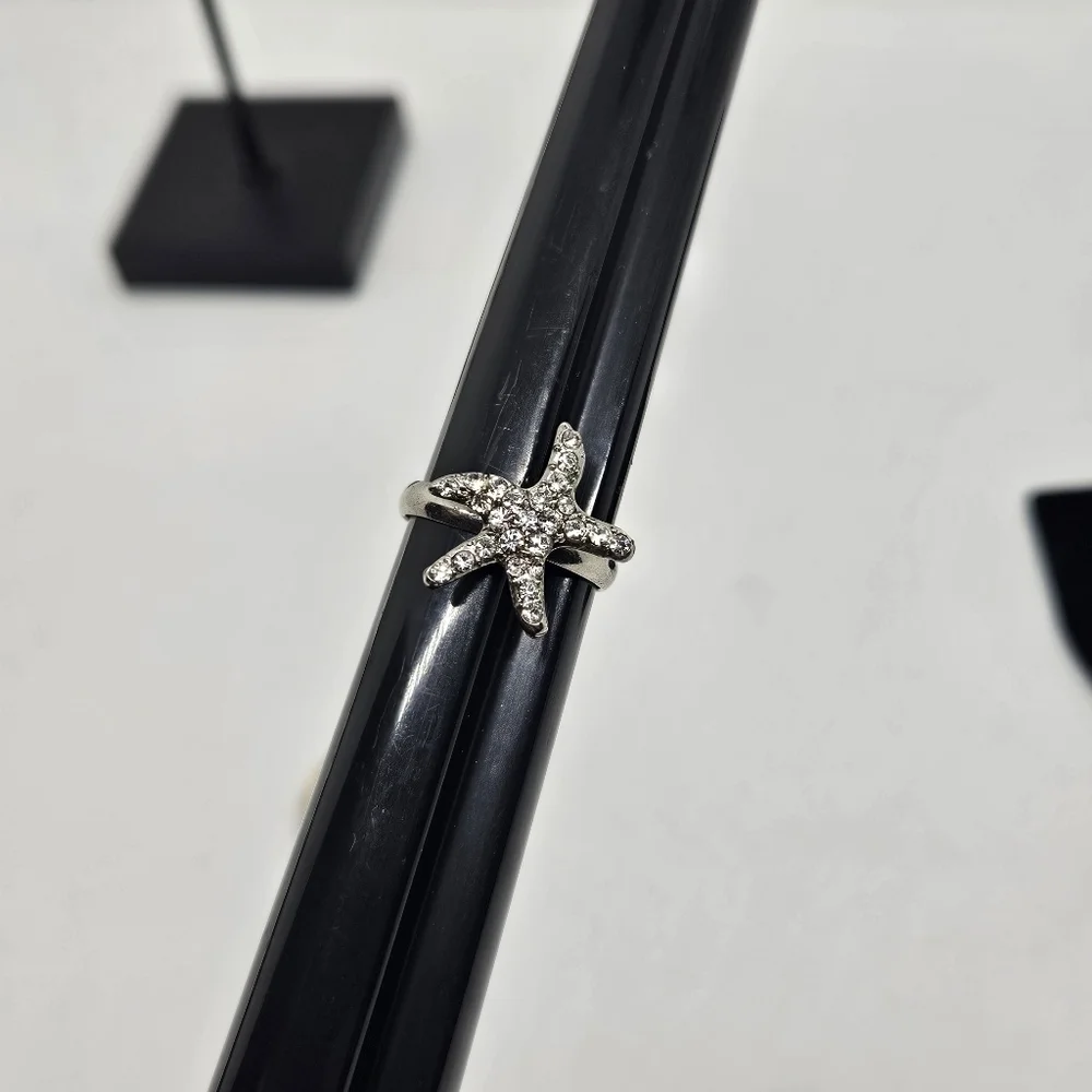 silver tone adjustable rhinestone starfish ring